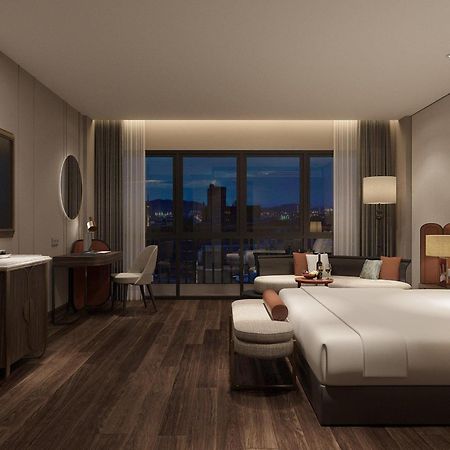Le Premier Hotel & Rooftop Bar Ханой Экстерьер фото