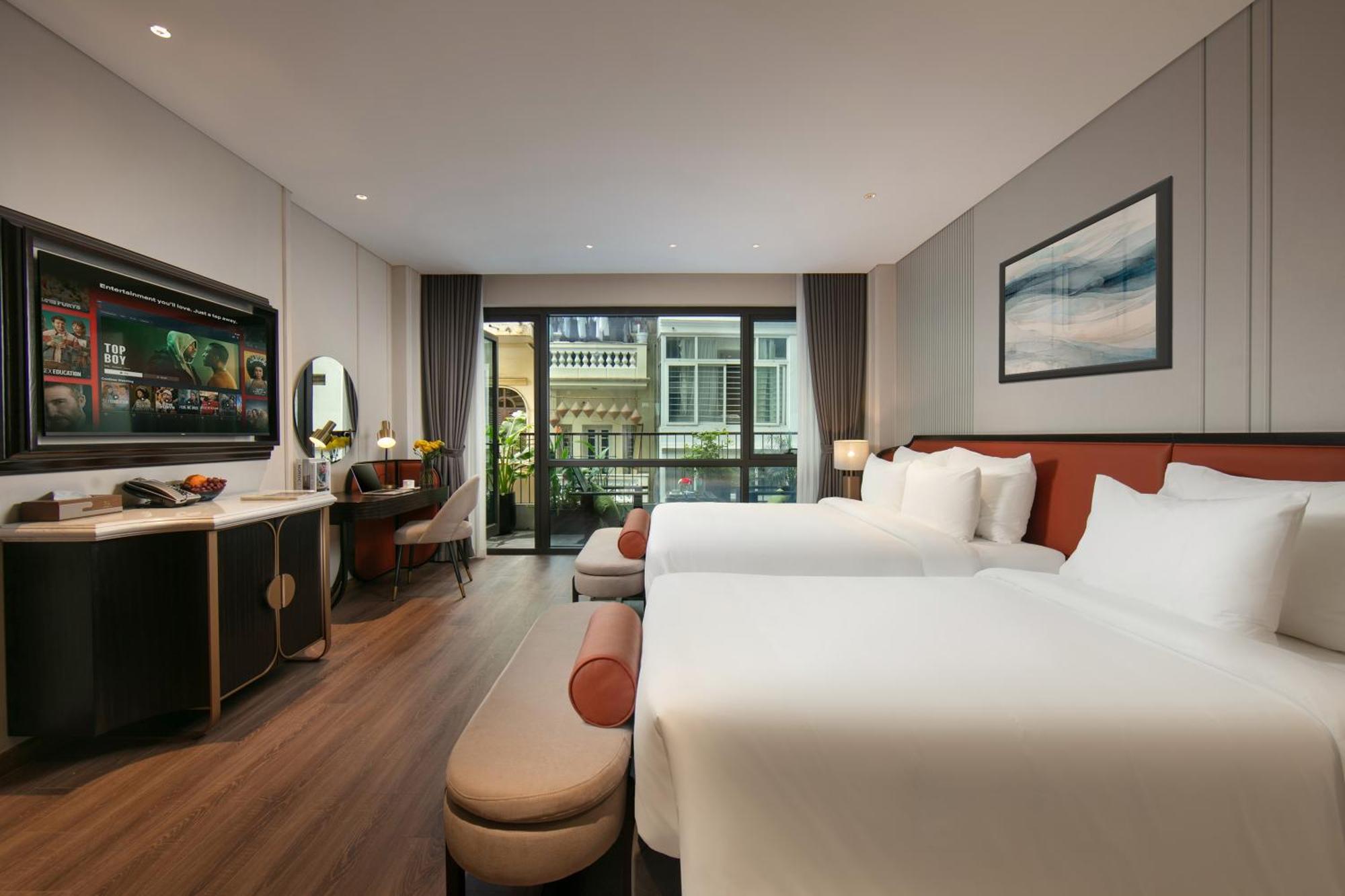 Le Premier Hotel & Rooftop Bar Ханой Экстерьер фото