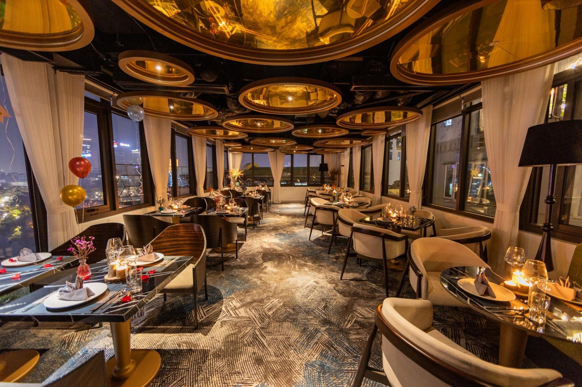 Le Premier Hotel & Rooftop Bar Ханой Экстерьер фото